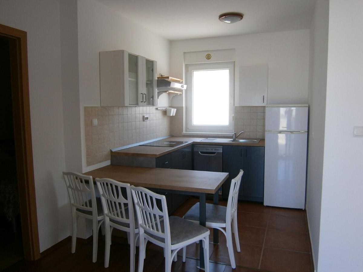 Zobic Family Apartments Rab Town Exterior foto