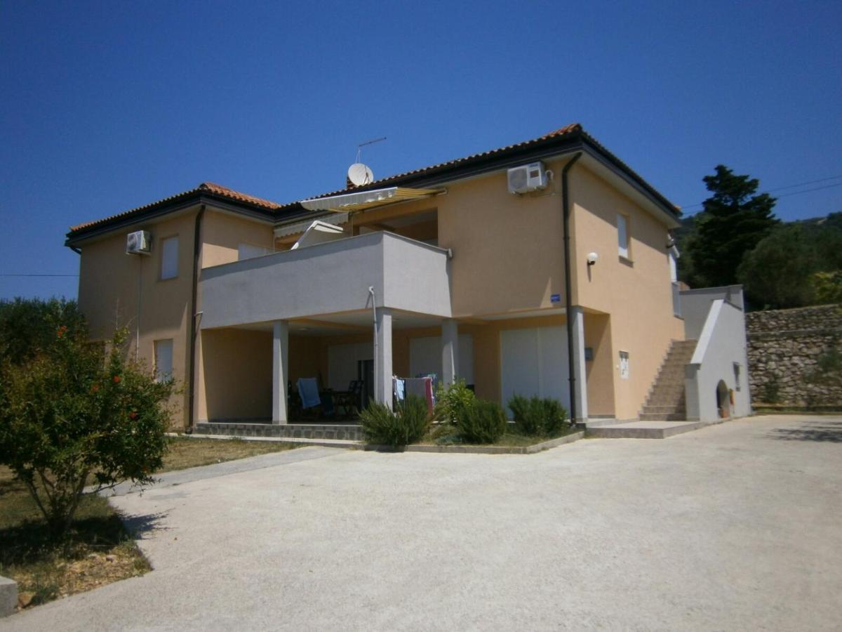 Zobic Family Apartments Rab Town Exterior foto