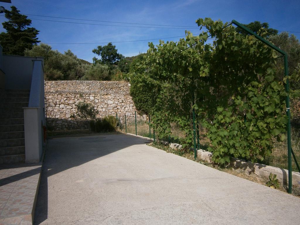 Zobic Family Apartments Rab Town Exterior foto